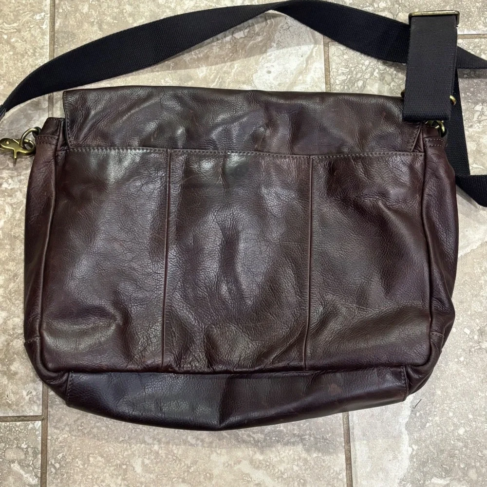 Fossil Defender Messenger Bag Dark Brown Leather Crossbody MBG9037
